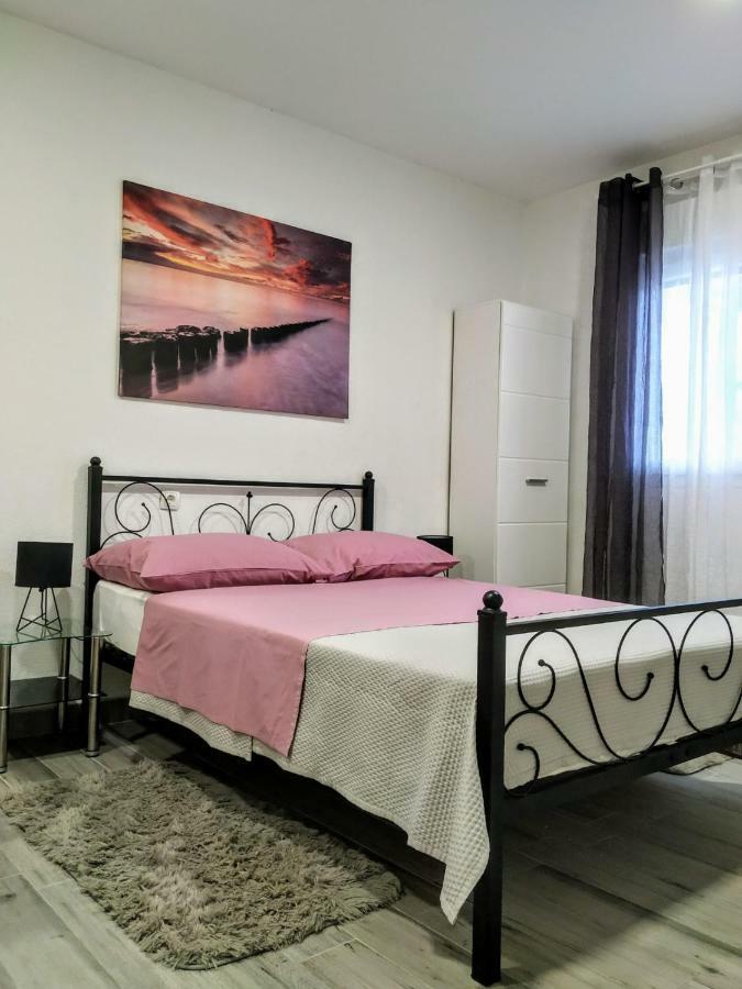 Studio Apartman Violeta II - 50M From The Beach Trogir Exterior photo